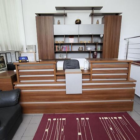 Boutique Global Aparthotel Brasov Bagian luar foto