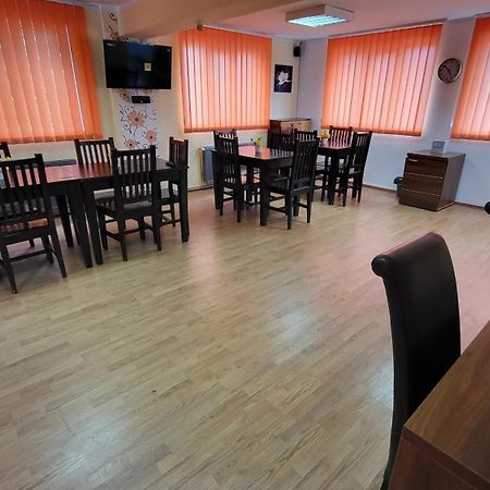Boutique Global Aparthotel Brasov Bagian luar foto