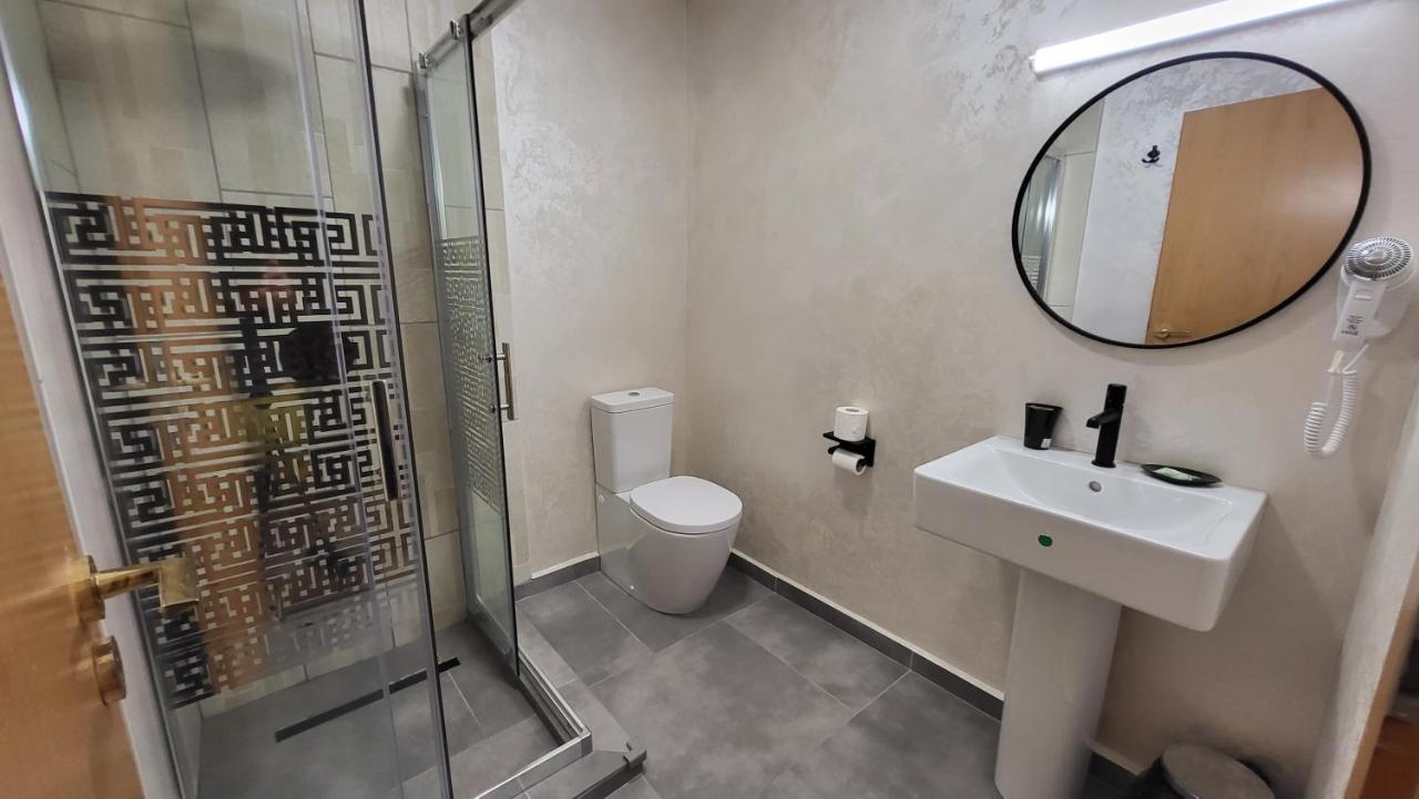 Boutique Global Aparthotel Brasov Bagian luar foto