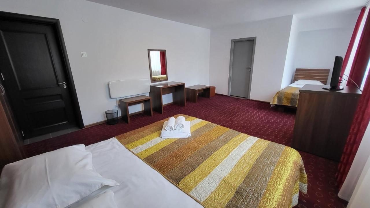 Boutique Global Aparthotel Brasov Bagian luar foto