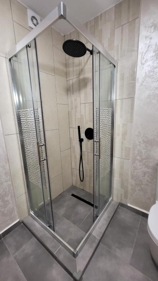 Boutique Global Aparthotel Brasov Bagian luar foto