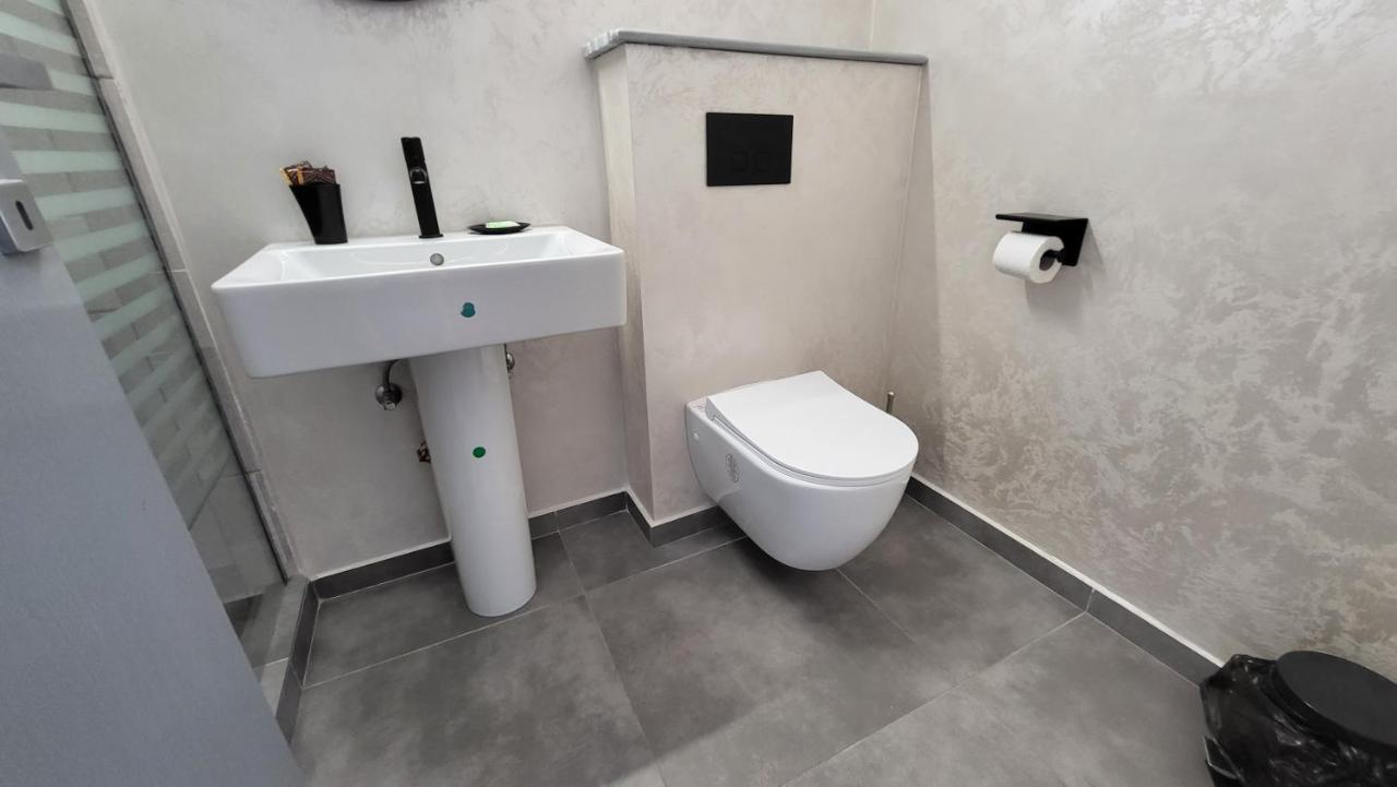 Boutique Global Aparthotel Brasov Bagian luar foto