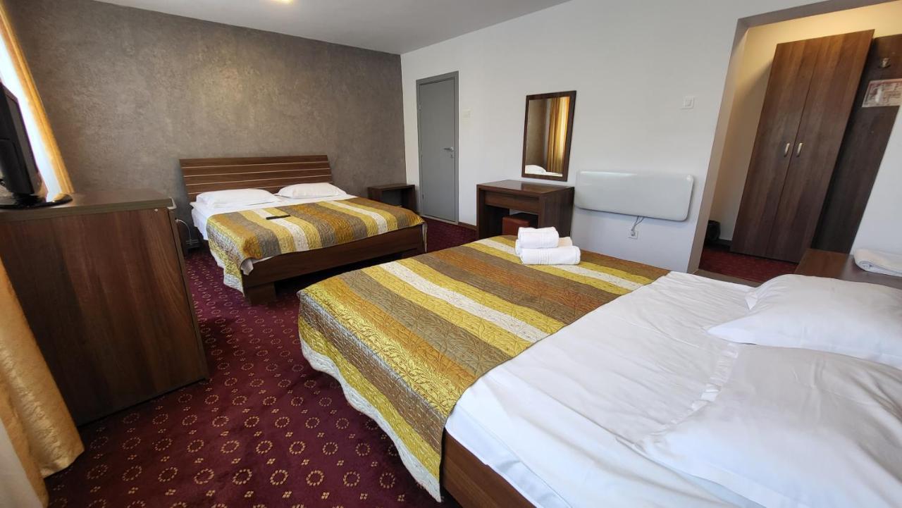 Boutique Global Aparthotel Brasov Bagian luar foto