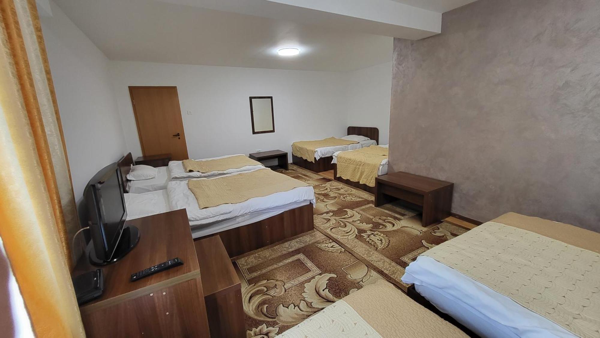 Boutique Global Aparthotel Brasov Bagian luar foto