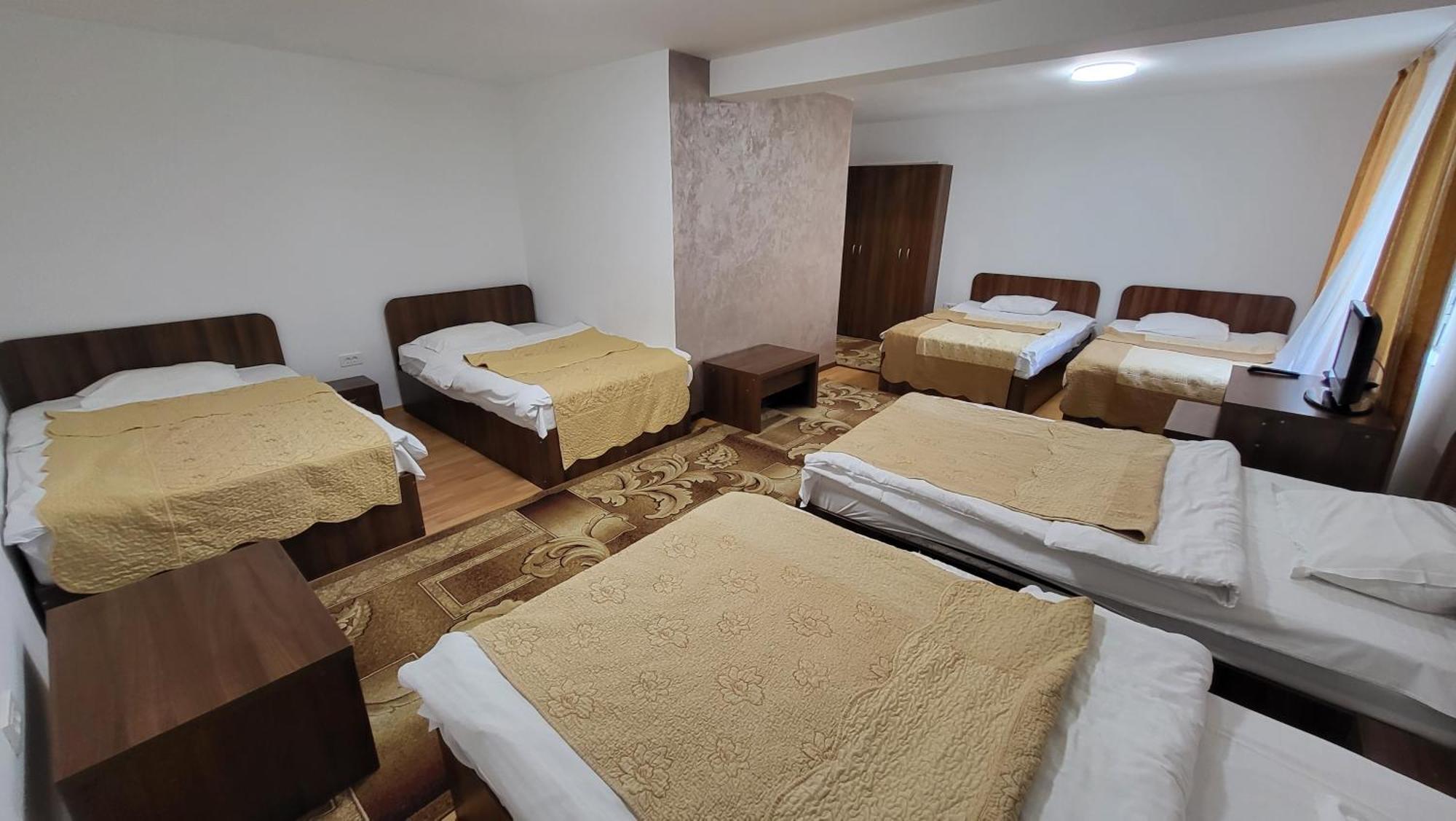 Boutique Global Aparthotel Brasov Bagian luar foto
