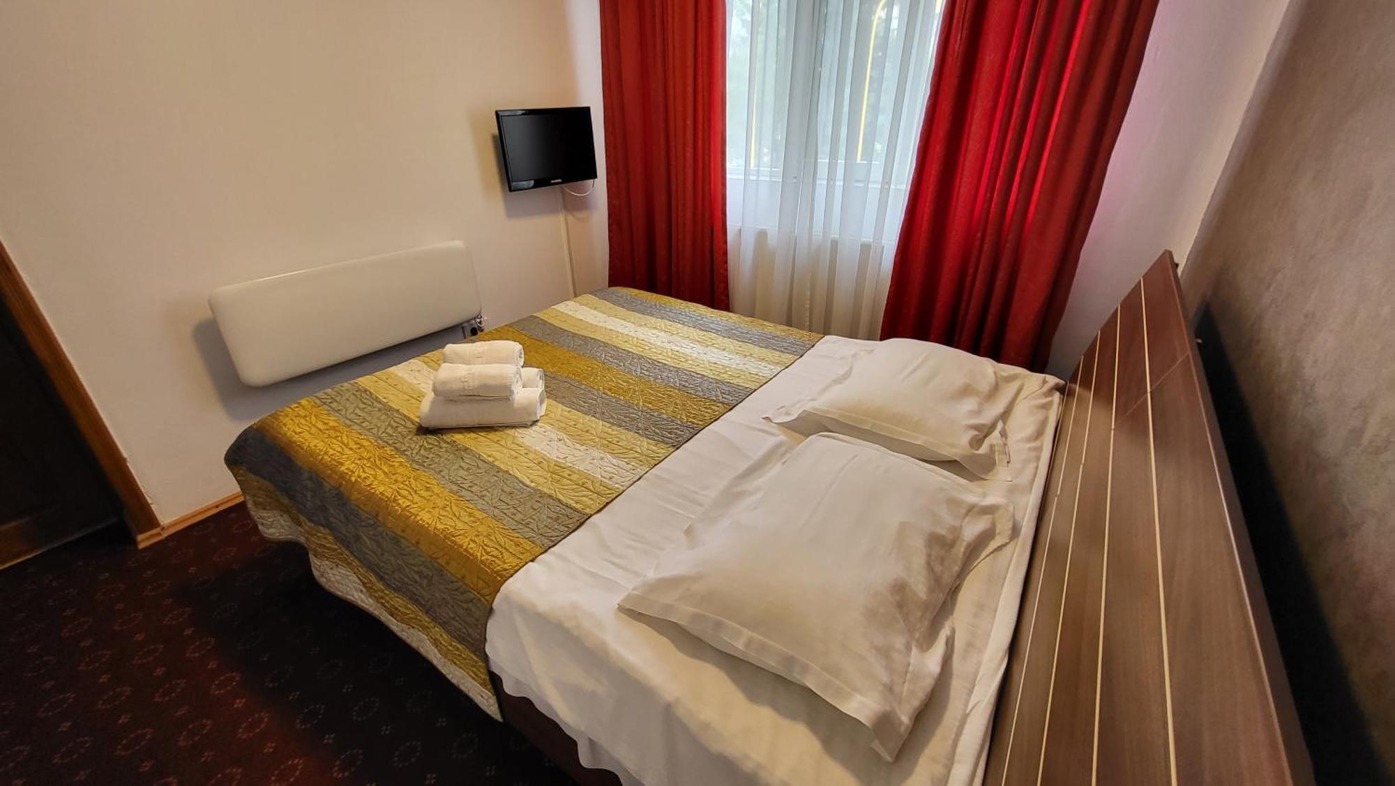 Boutique Global Aparthotel Brasov Bagian luar foto