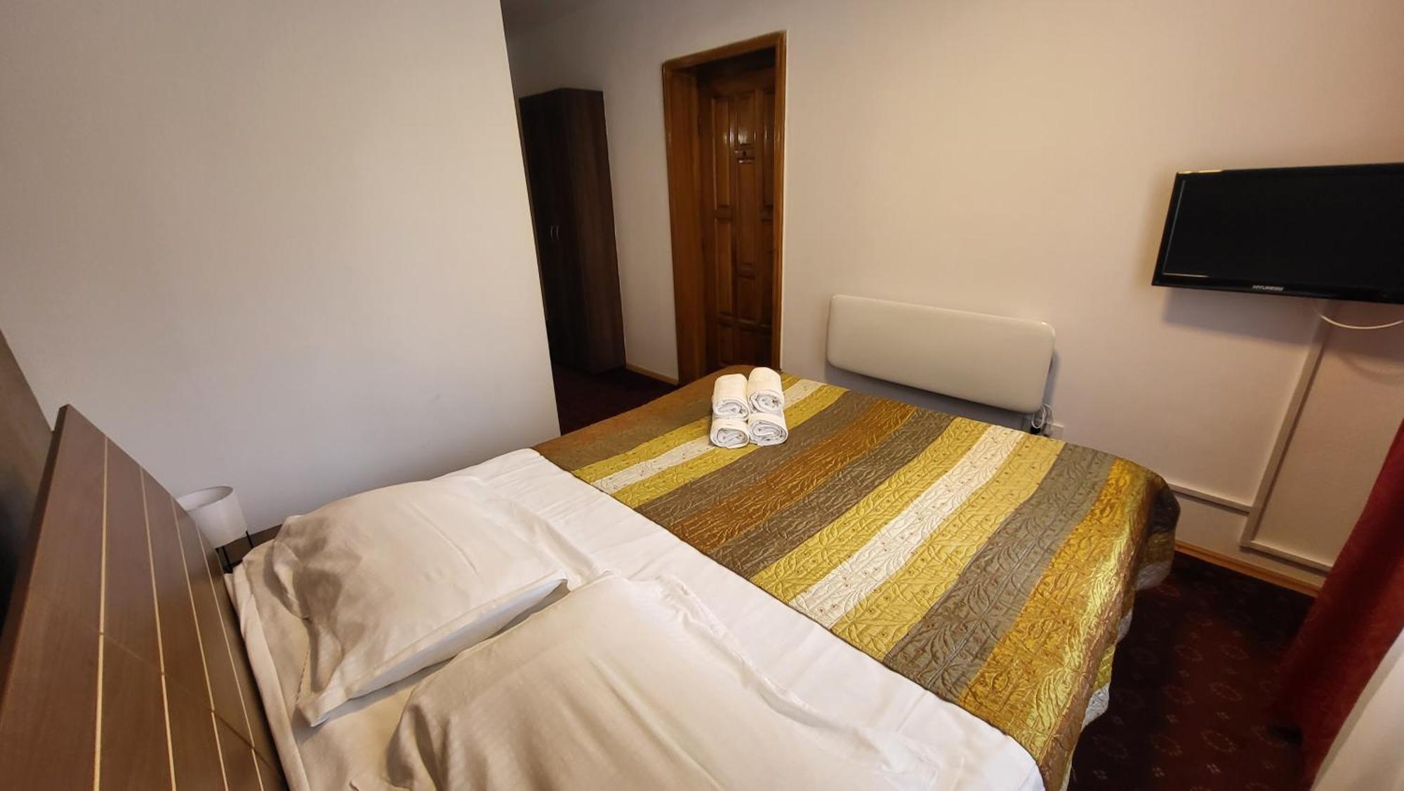 Boutique Global Aparthotel Brasov Bagian luar foto