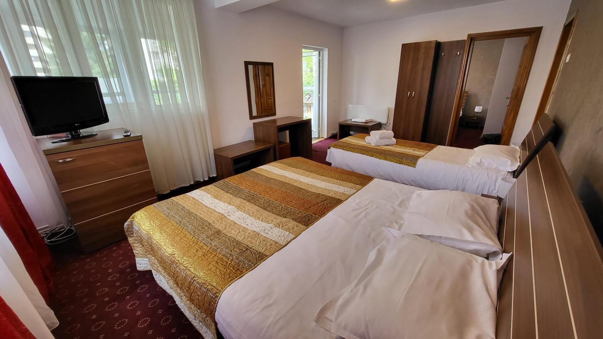 Boutique Global Aparthotel Brasov Bagian luar foto