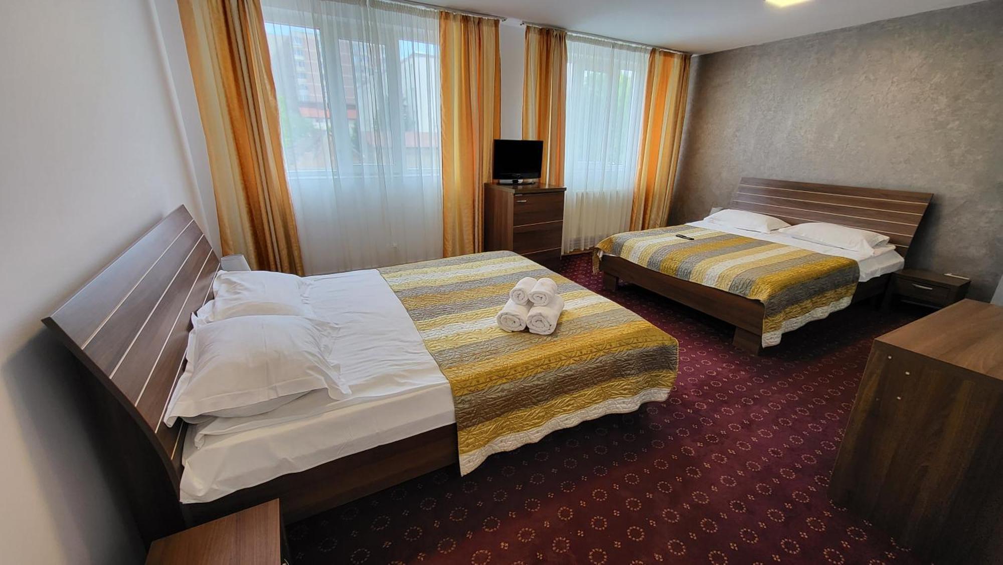 Boutique Global Aparthotel Brasov Bagian luar foto